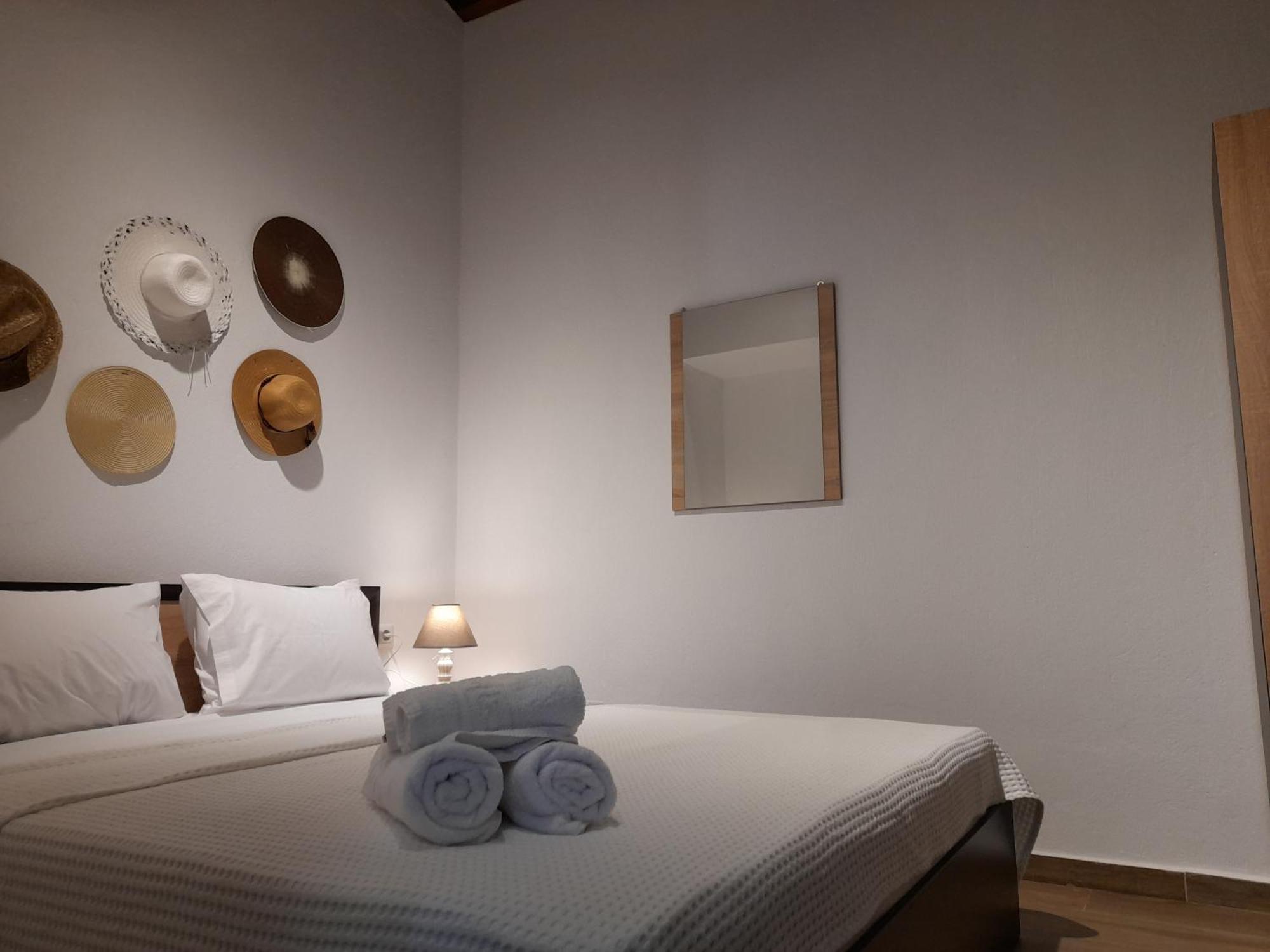 Mad'S Villas Néa Péramos Zimmer foto