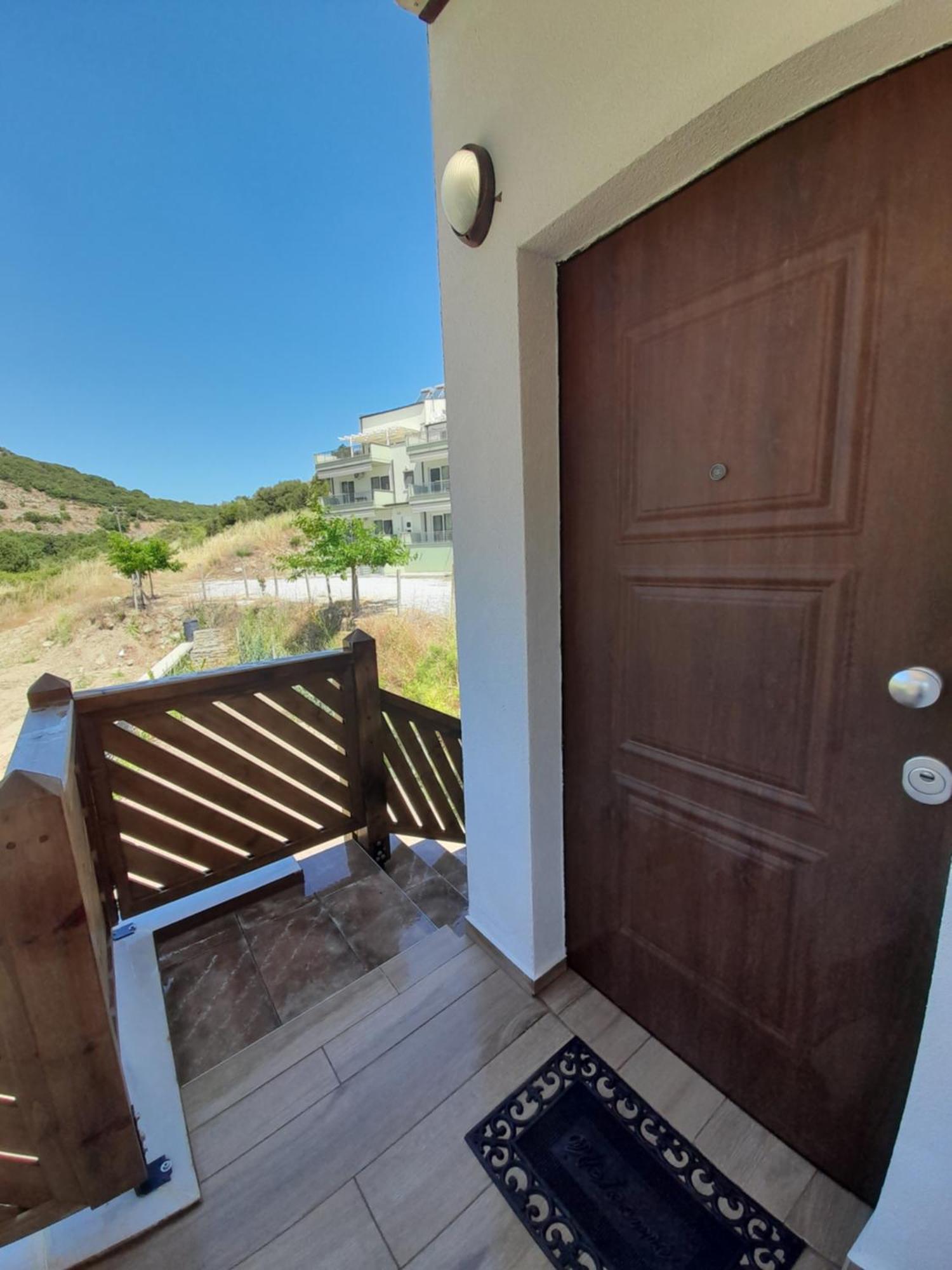 Mad'S Villas Néa Péramos Zimmer foto