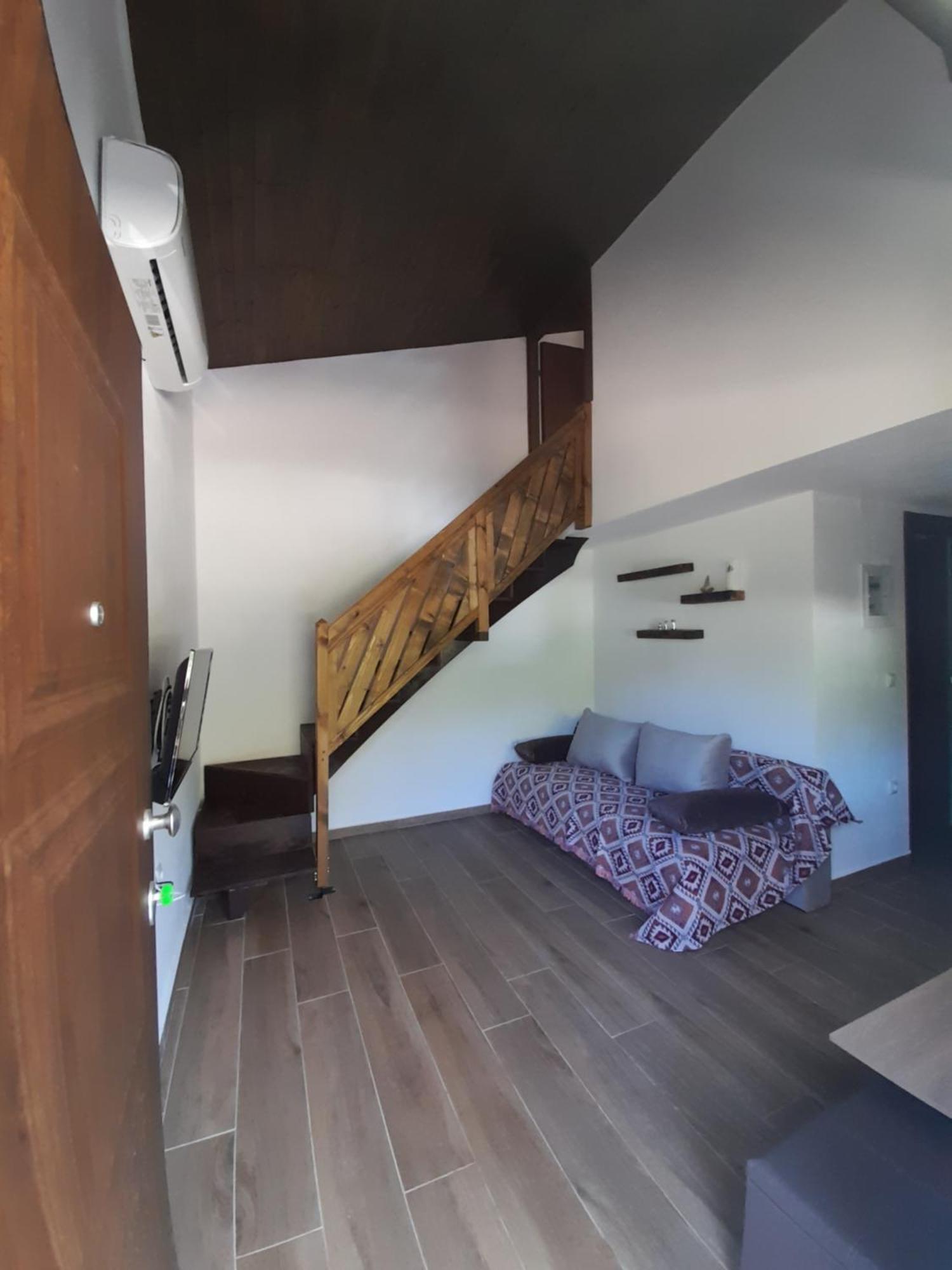 Mad'S Villas Néa Péramos Zimmer foto