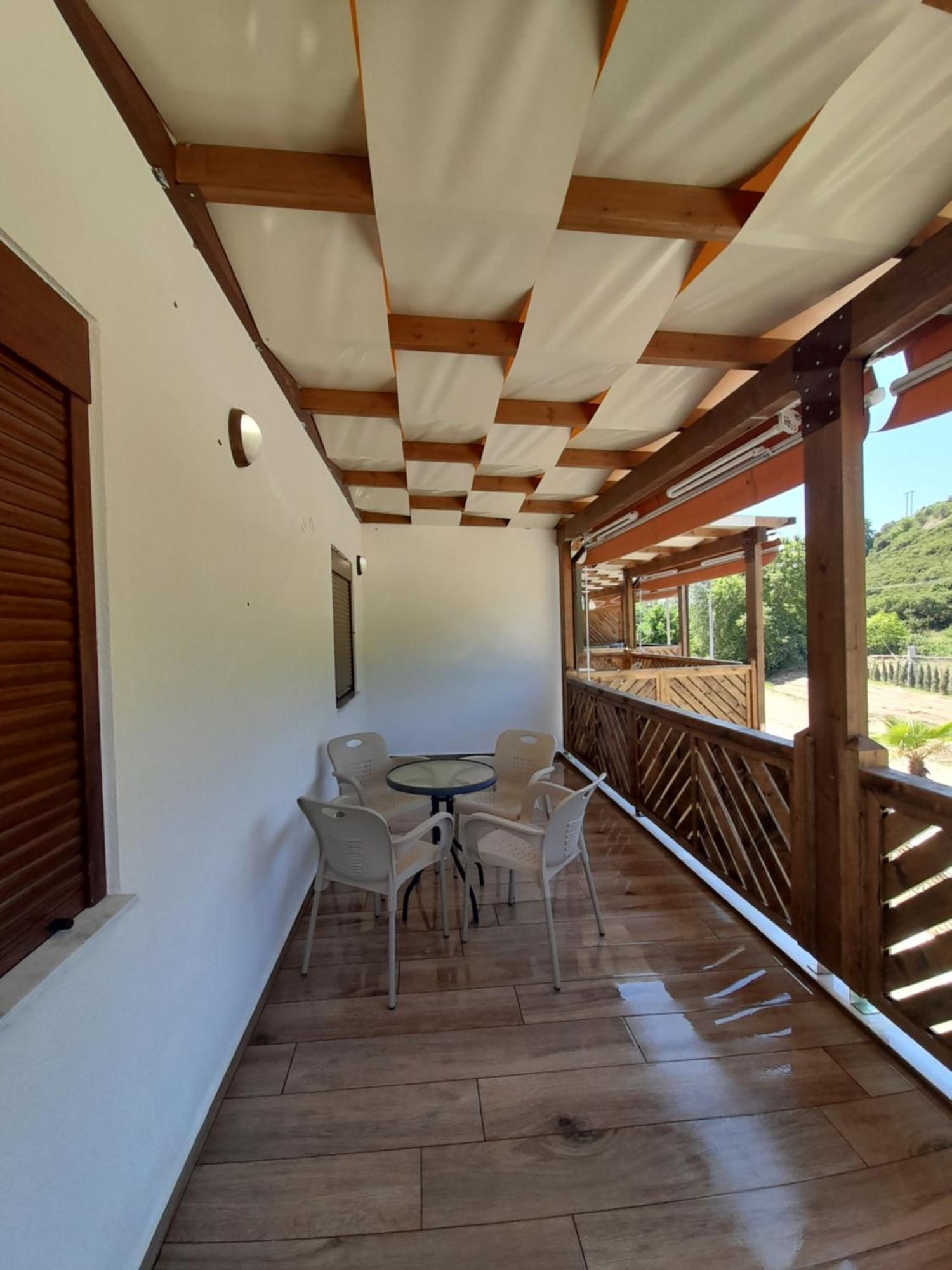 Mad'S Villas Néa Péramos Zimmer foto